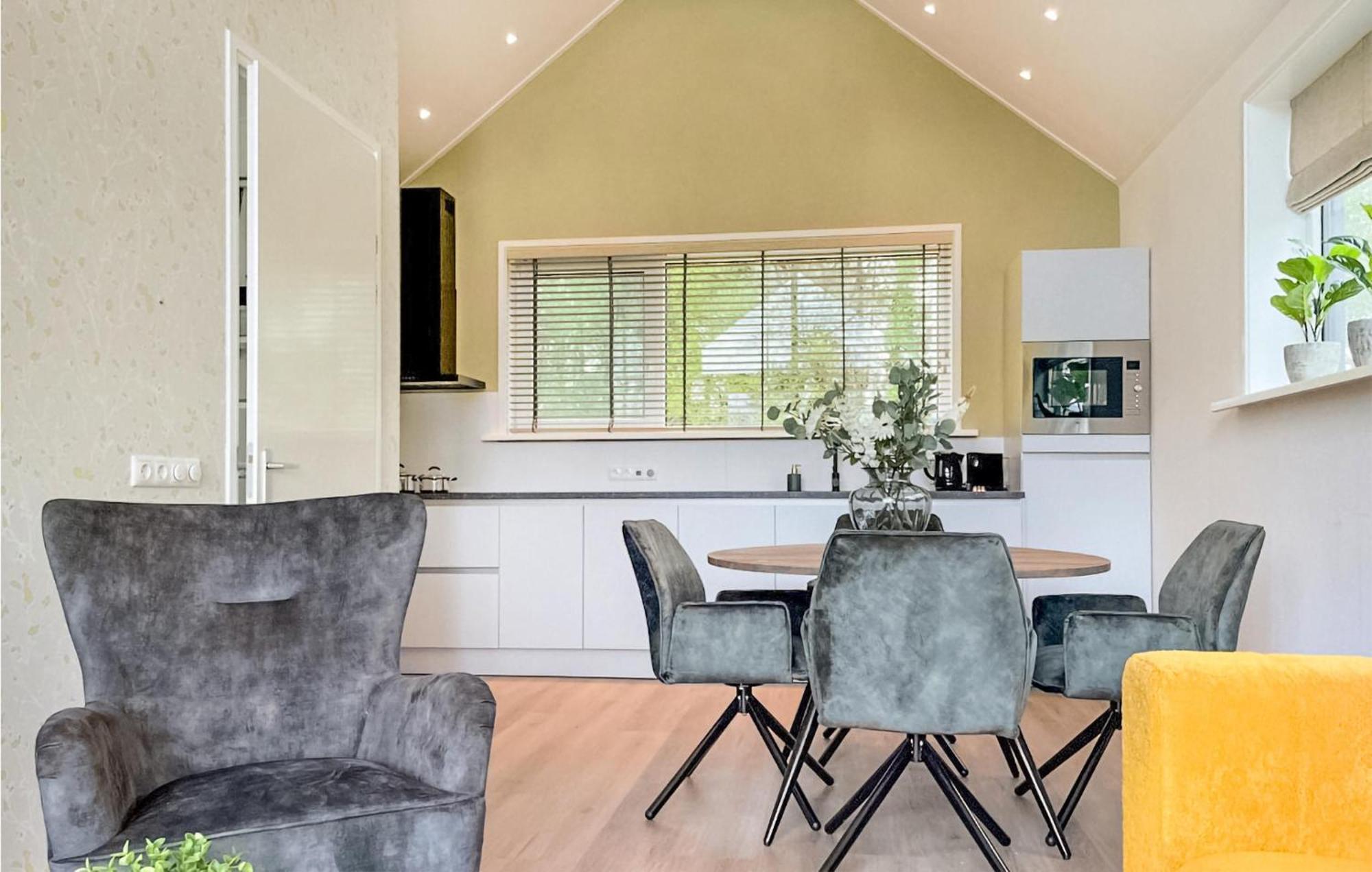 Cozy Home In Oosterwolde With Sauna المظهر الخارجي الصورة