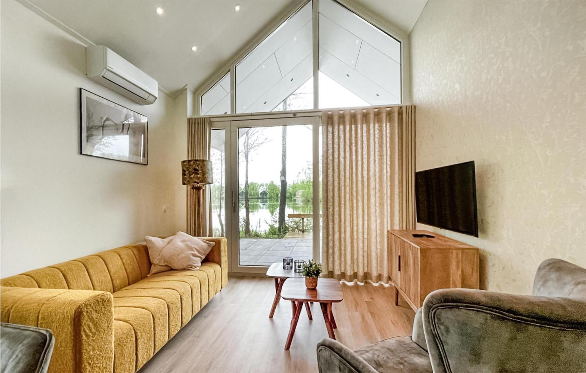 Cozy Home In Oosterwolde With Sauna المظهر الخارجي الصورة